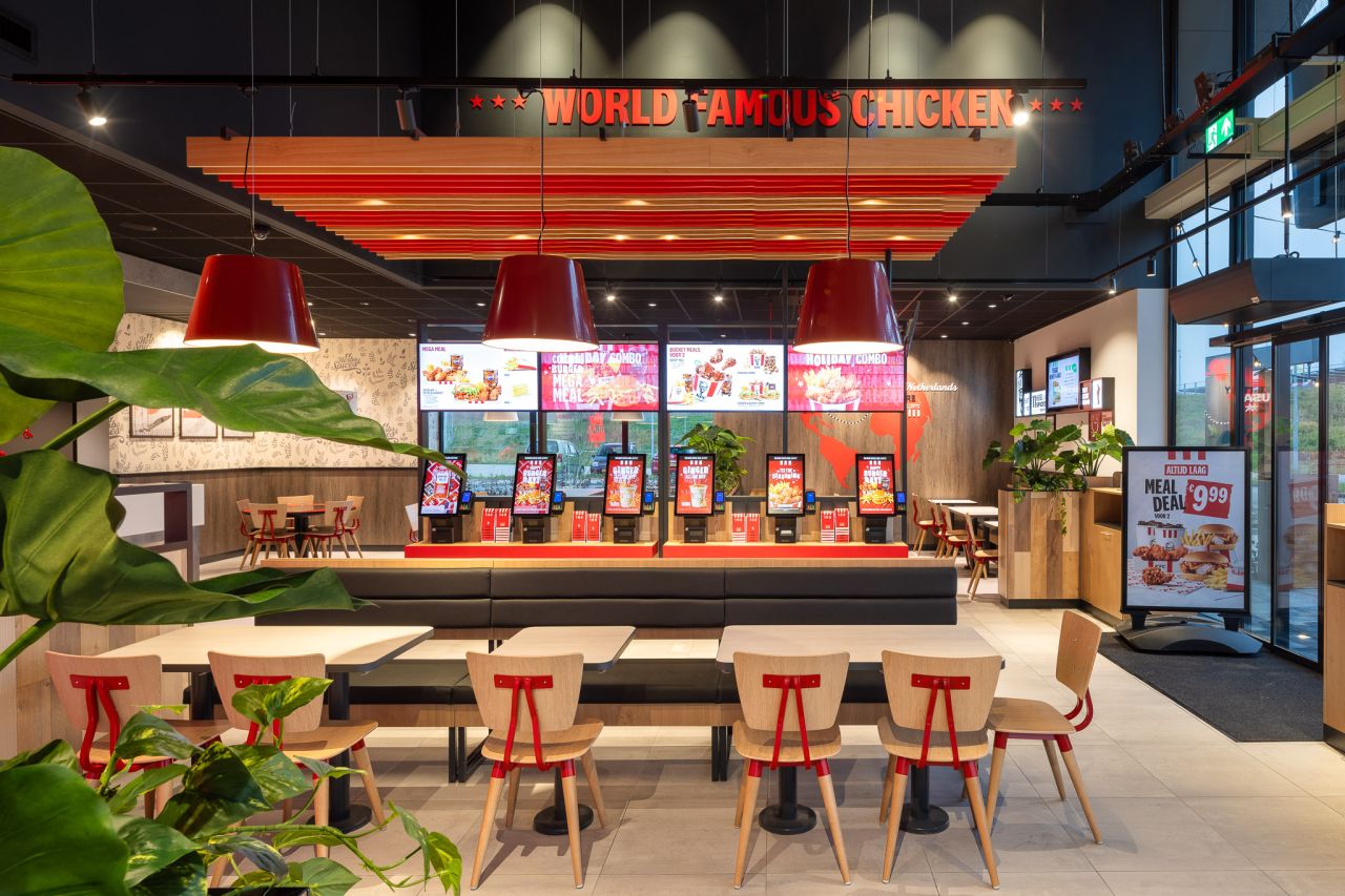Turn-key verbouwing horeca- en fastfoodketen KFC - Almere haven