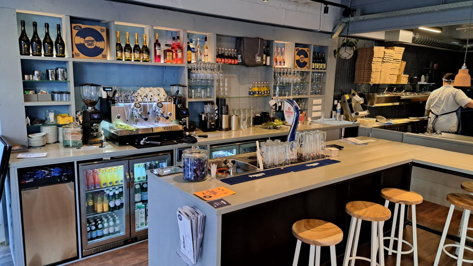 Turn-key winkelverbouwing - De Pizzabakkers Almere