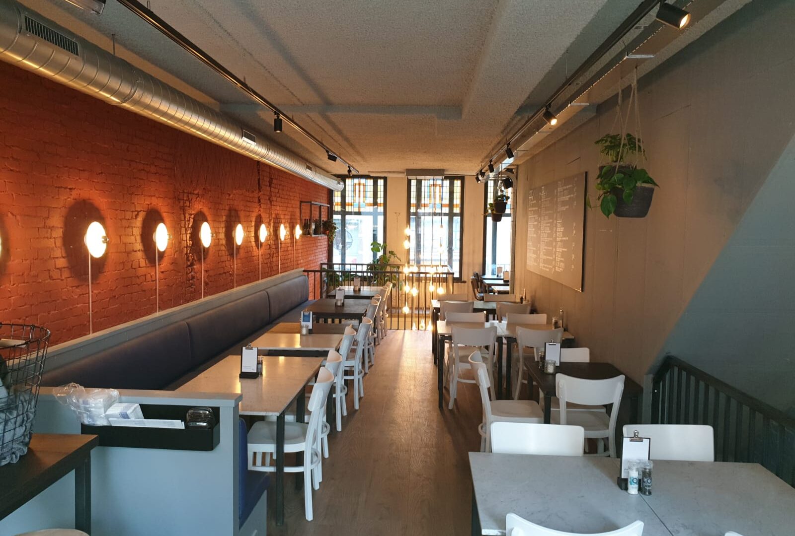 Turn-key winkelverbouwing voor de nieuwe vestiging van de Pizzabakkers in Wageningen.